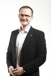 Man Businessman Person Adult Suit  - peterisurtans / Pixabay